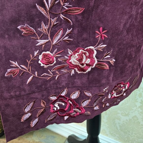Curations Size 1X Burgundy Floral Embroidered Long Open Front Blazer Faux Suede - Picture 5 of 12